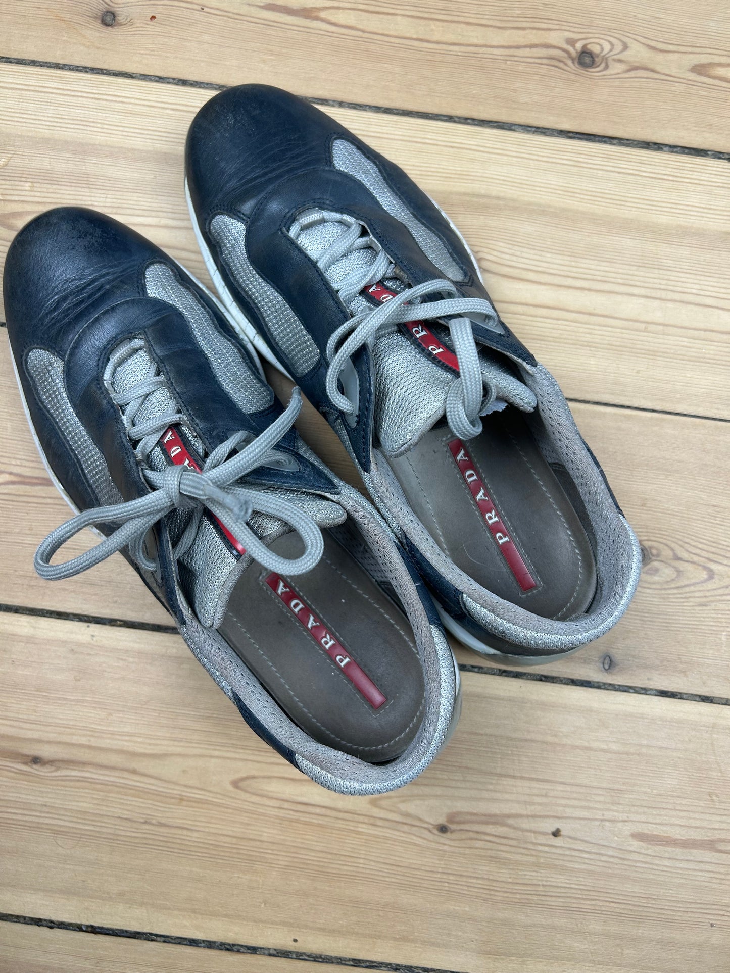 (44 / 8) Vintage Prada America’s Cup Navy