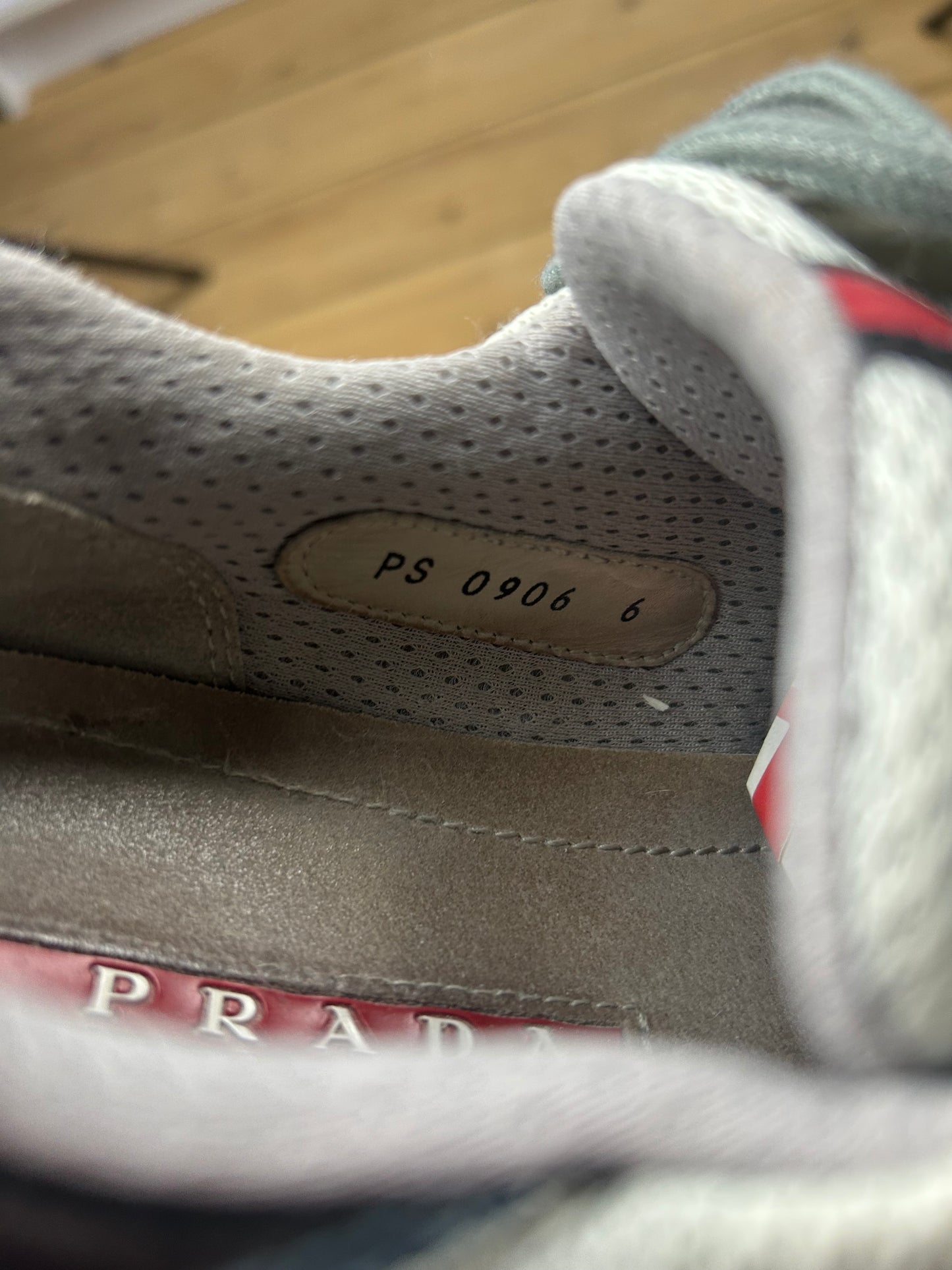 (41,5 / 6) Vintage Prada America’s Cup Navy Satin