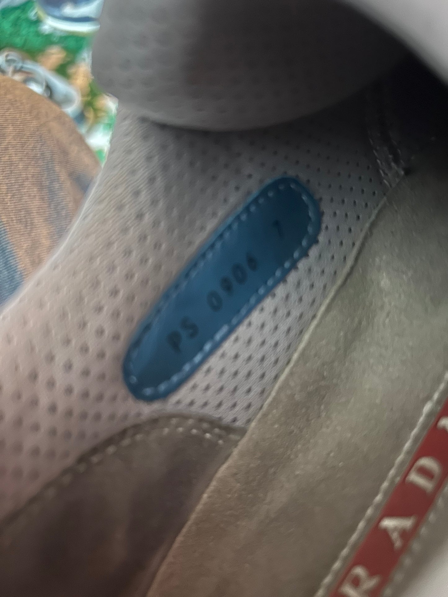 (42,5 / 7) Vintage Prada America’s Cup)