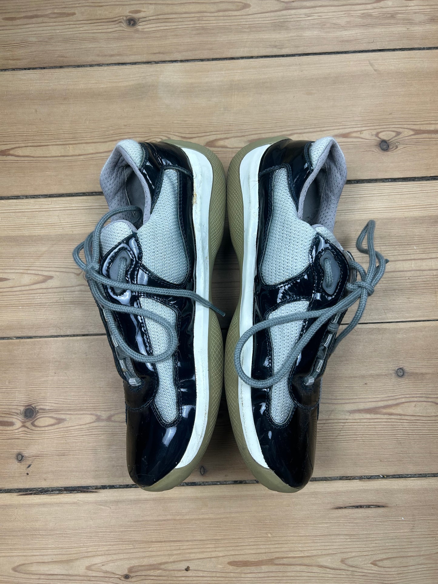 (41,5 / 6) Vintage Prada America’s Cup Navy Satin