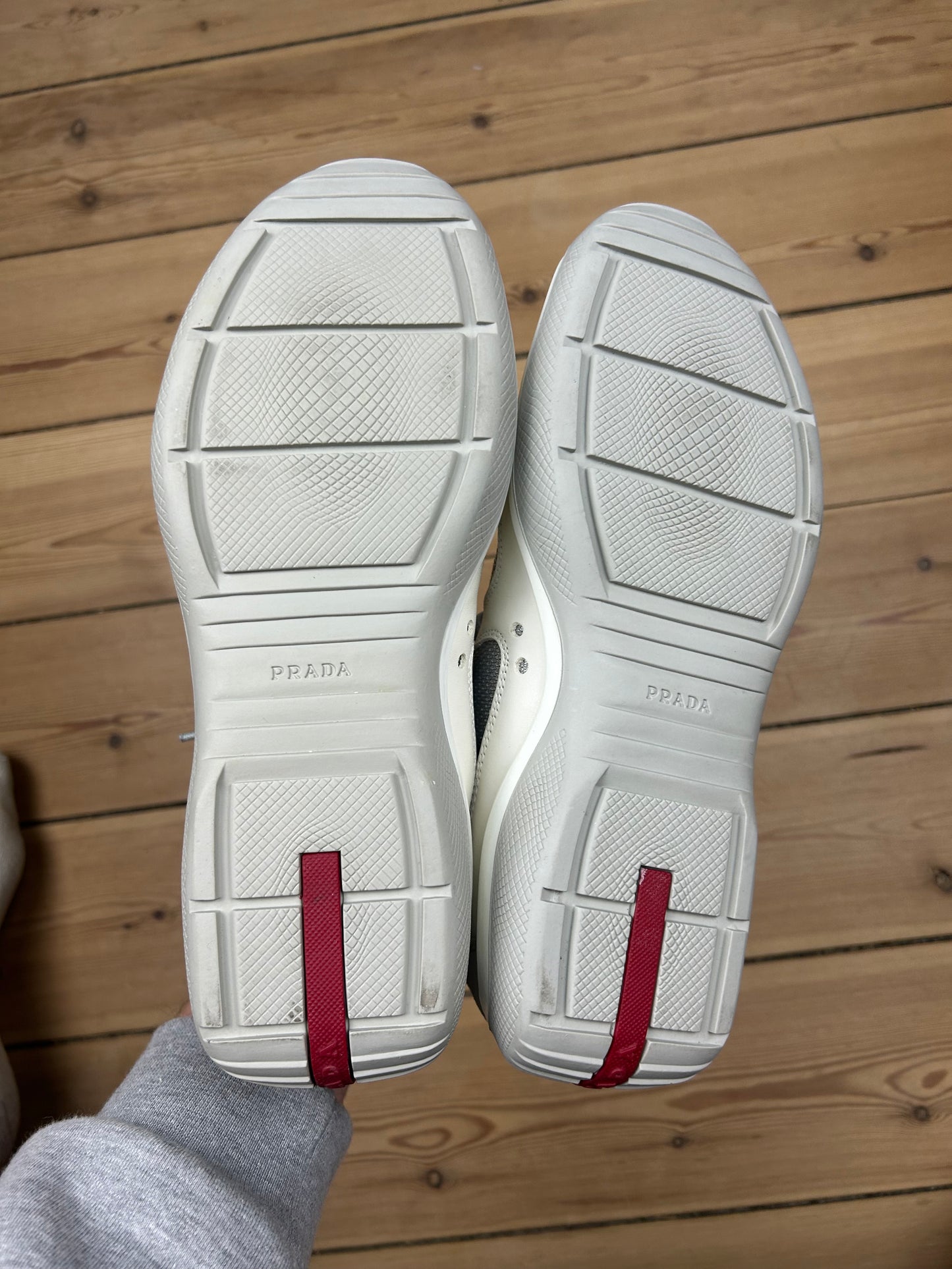 (42 / 6.5) Vintage Prada America's Cup