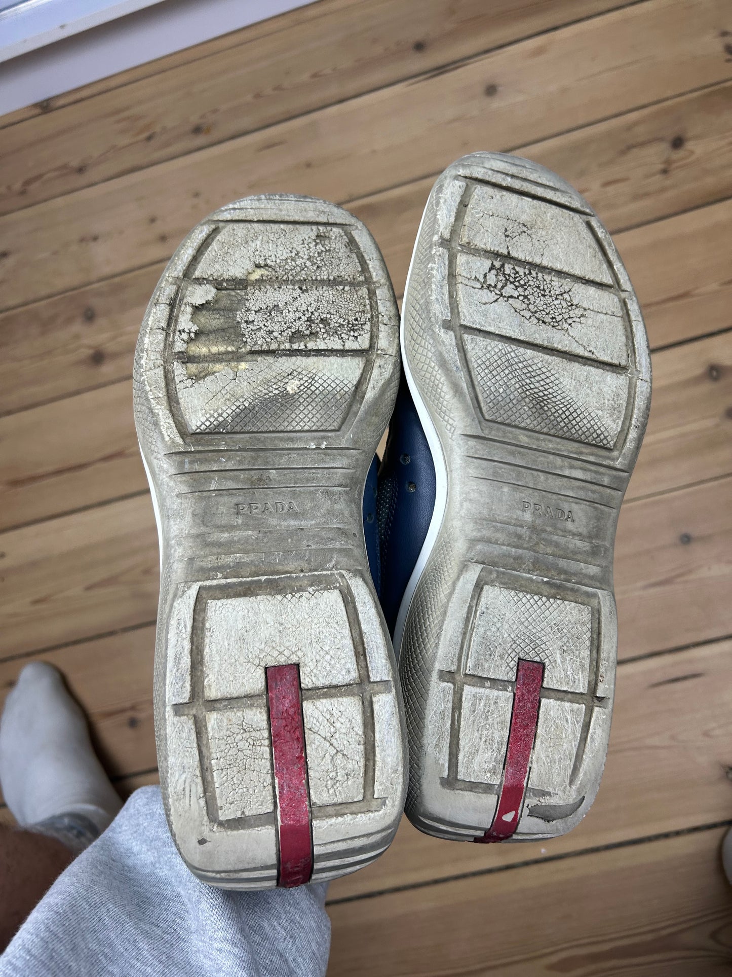 (44 / 8) Vintage Prada America’s Cup