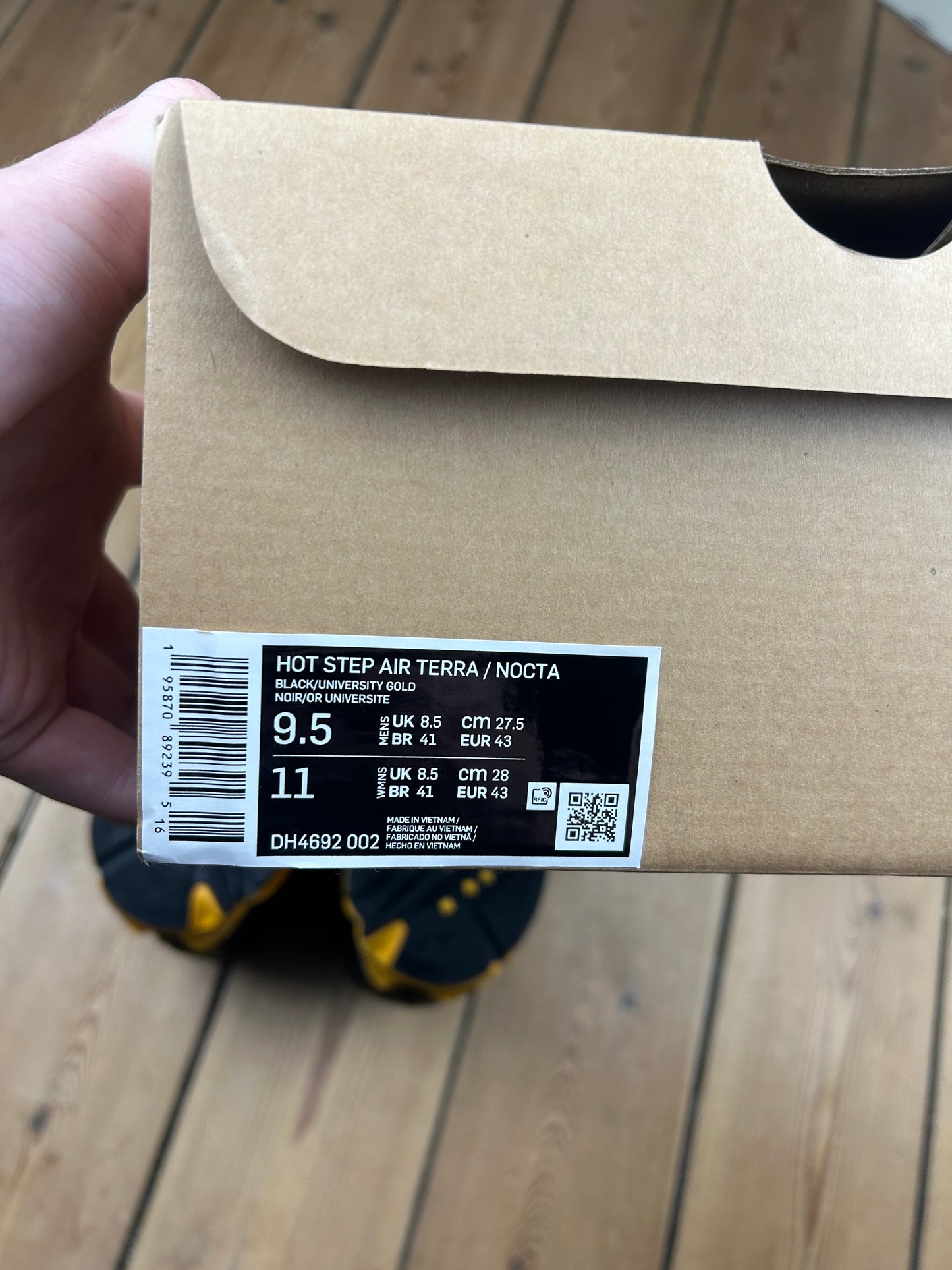 (42,5/9) Nike Nocta Hot Step Air Terra “Black University Gold