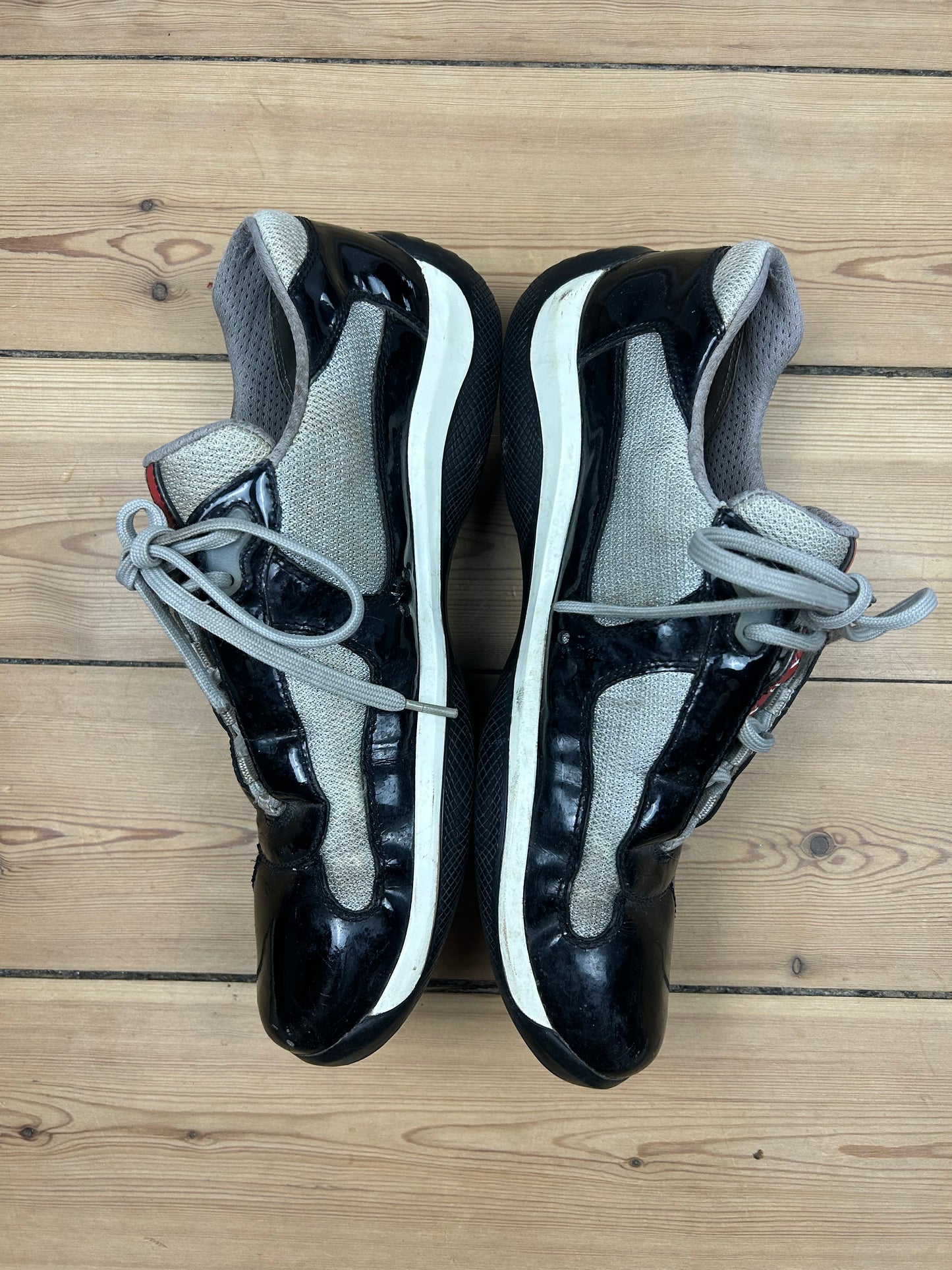 (46 / 10) Vintage Prada America’s Cup Black Satin