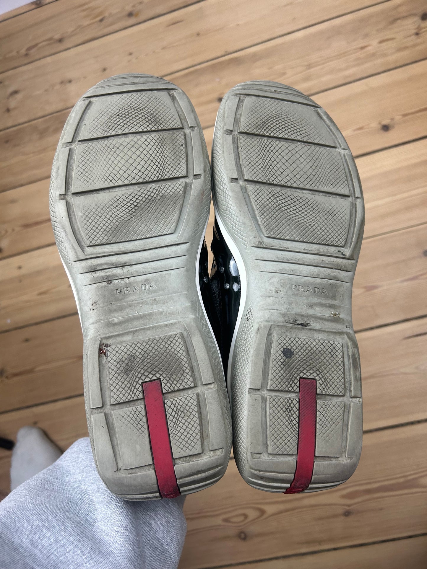 (44.5 / 8.5) Vintage Prada America's Cup