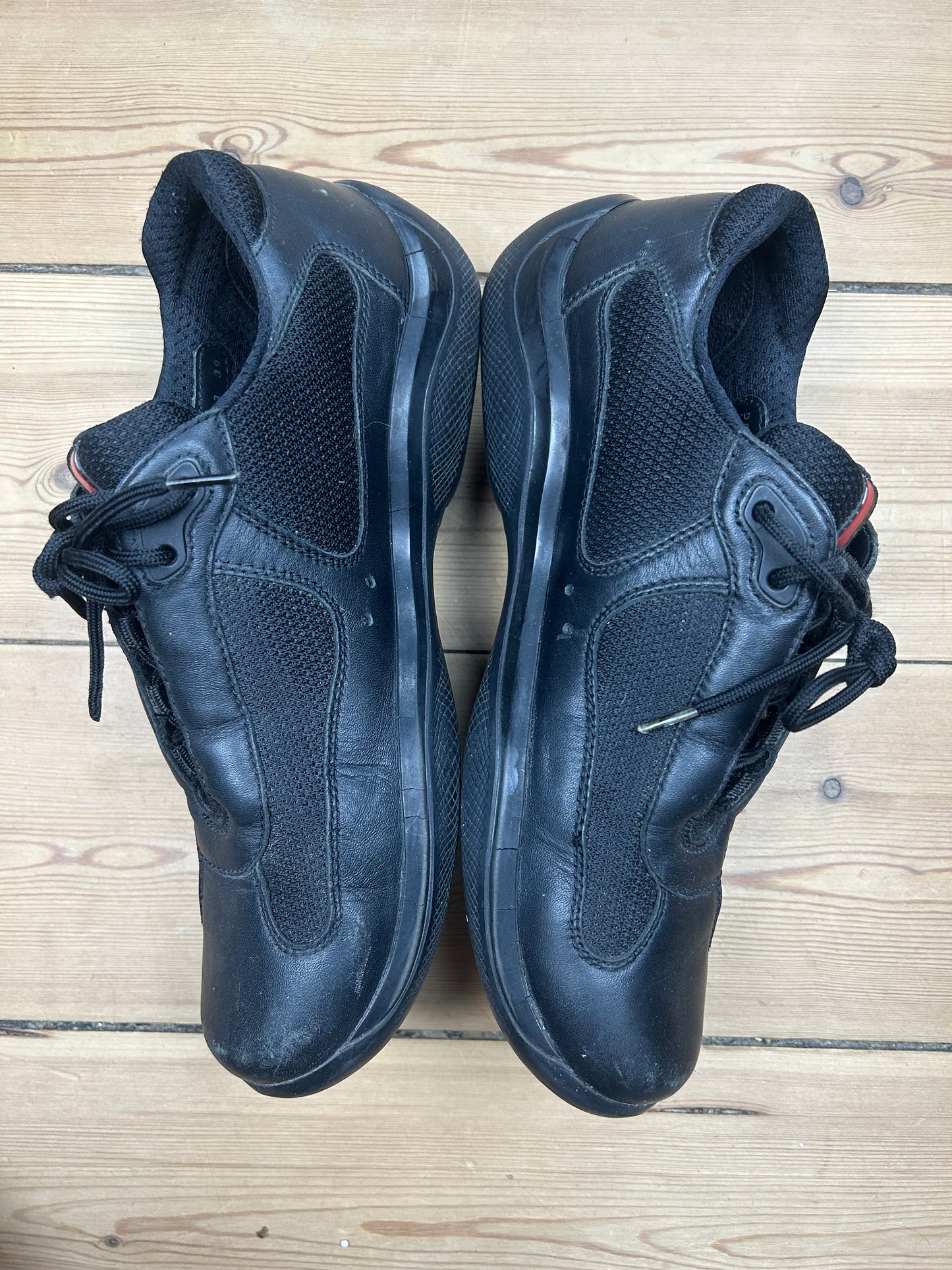 (40,5 / 39) Vintage Prada America’s Cup