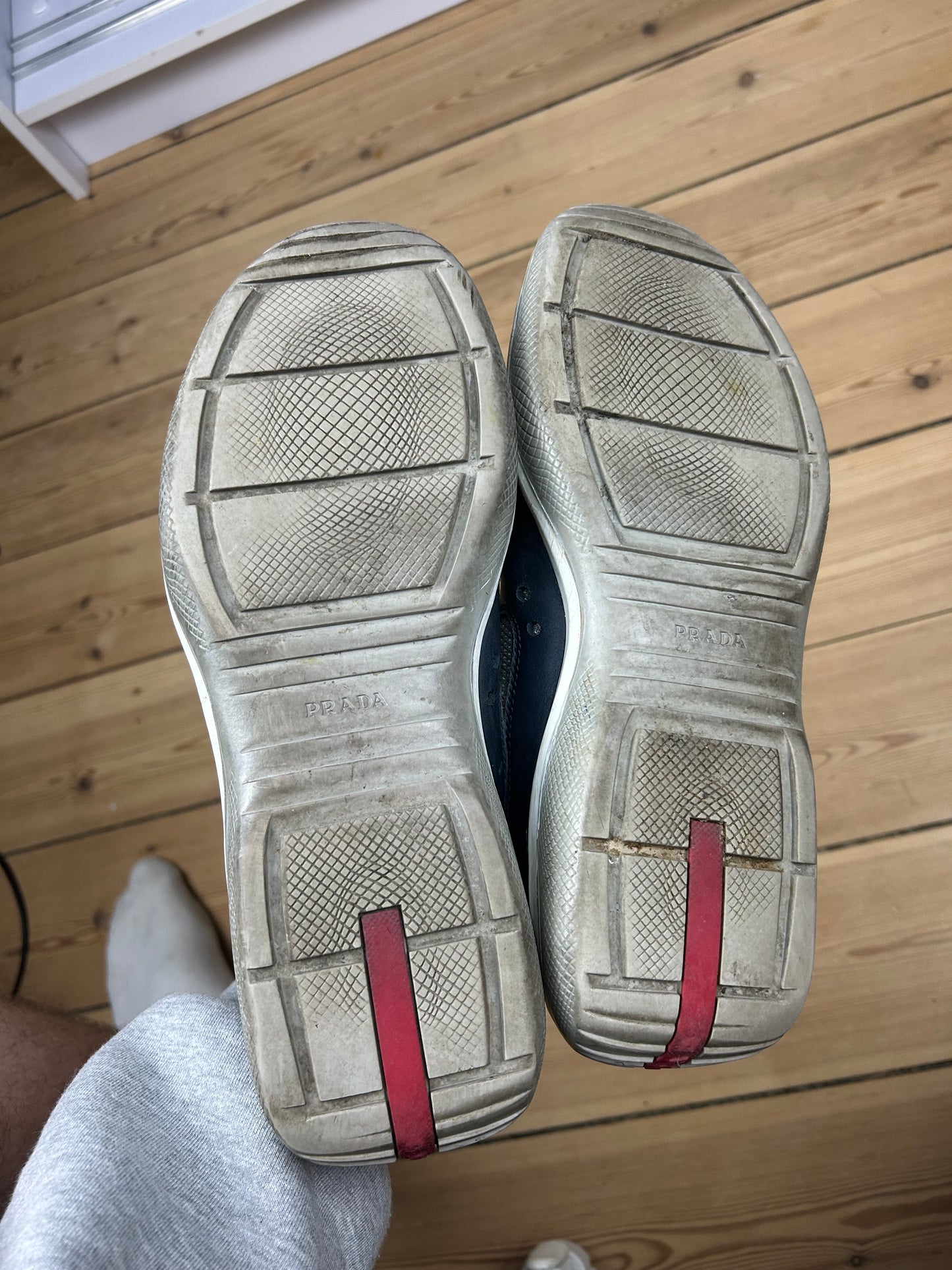 (44 / 8) Vintage Prada America’s Cup Navy