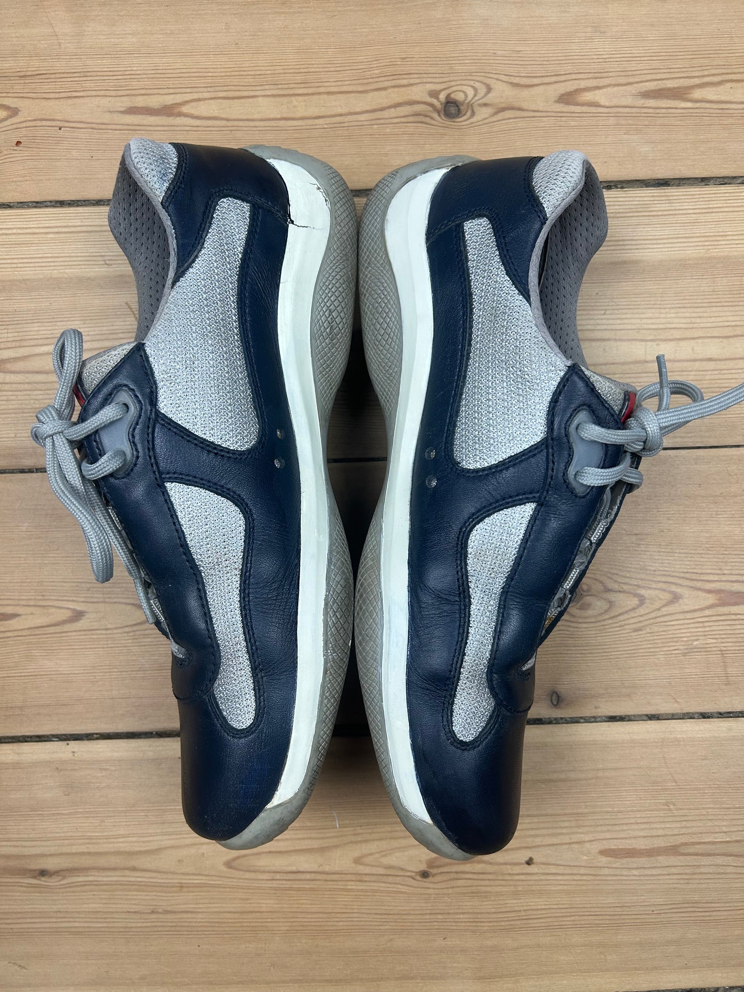 (44,5 / 8,5) Vintage Prada America's Cup Navy