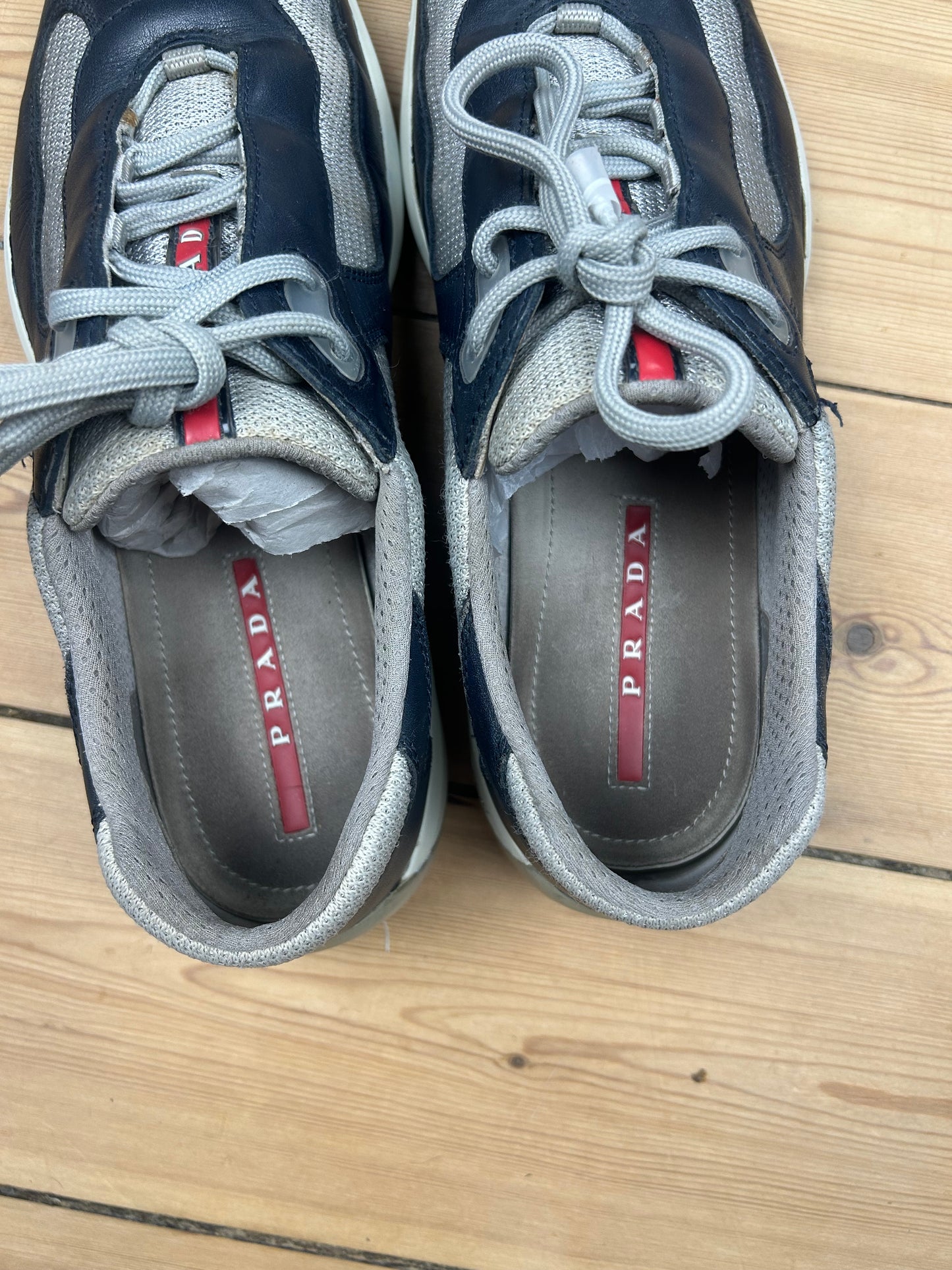 (44,5 / 8,5) Vintage Prada America's Cup Navy