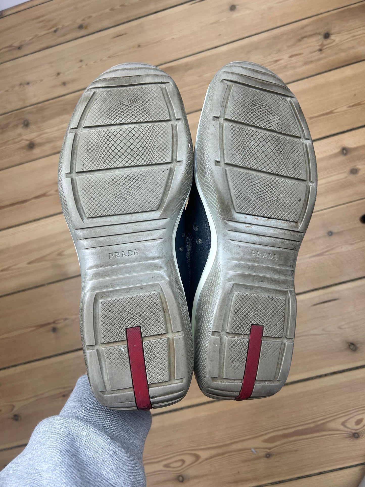 (44,5 / 8,5) Vintage Prada America's Cup Navy