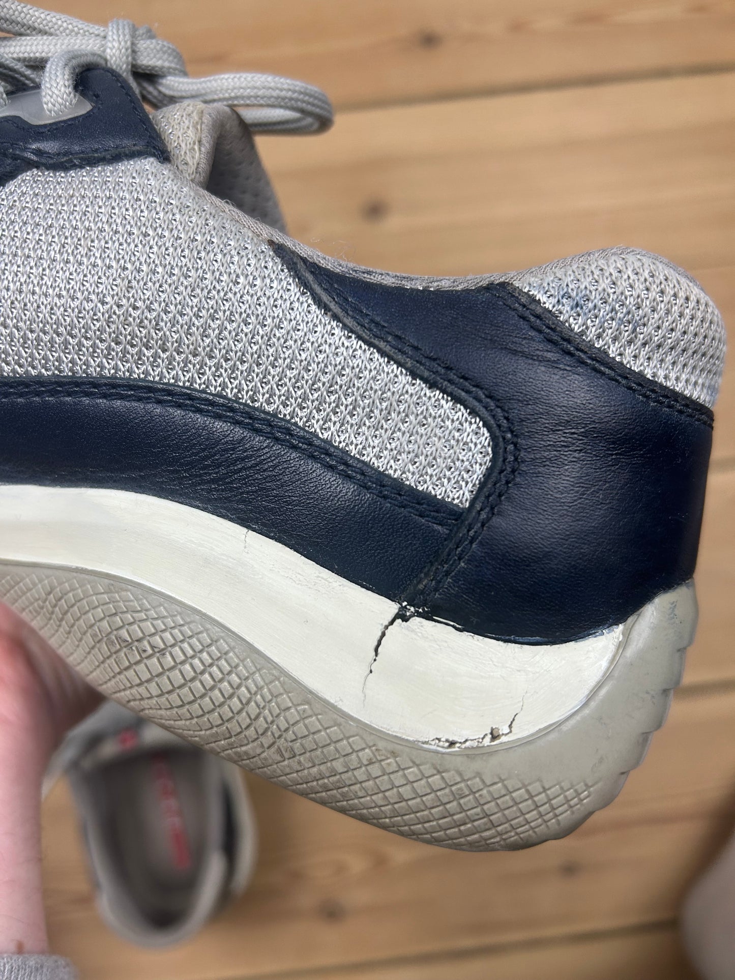 (44,5 / 8,5) Vintage Prada America's Cup Navy